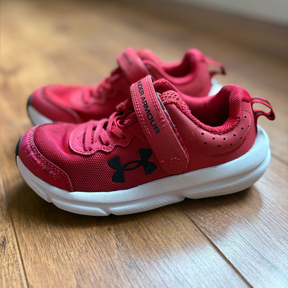 Under Armour Assert 10 AC running shoes/Sneakers. Size 11.5